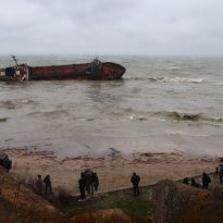 В Одессе с аварийной танкера «Делфи» произошла утечка топлива