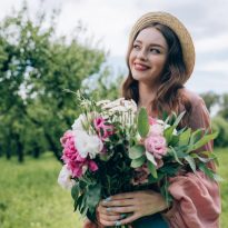 Значение имени Людмила: характер, судьба, совместимость с другими именами