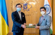 Індія передала Україні ліки від коронавірусу та вакцини для українських миротворців в Конго