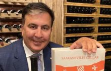 "Є що відзначати": Саакашвілі відреагував на своє призначення радісним фото з вином