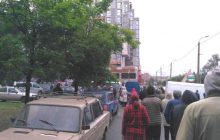 Как на футбол: в Днепре покупатели "штурмовали" рынок (фото)