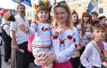 День вишиванки: як вітають українців зі святом іноземні посольства (фото)