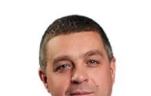 "В одному з міст діти прийшли в соцслужбу і попросили - «Поверніть нас в інтернат». Але ми стикалися і з сім'ями, які живуть дружно і відмовилися від нашої допомоги. На жаль, таких лише третина, більша частина – «дно»"