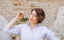 Тася Осадча: Еволюційно склалося так, що, захищаючись та рятуючи життя, ми не відчуваємо потреби розмножуватися. Організм піклується про виживання, і йому не до сексу