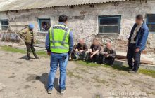 Жили разом з худобою: на Харківщині пара фермерів тримала 9 рабів (фото)
