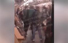 У Києві підлітки жорстоко побили пасажира метро – їм оголосили про підозру (відео)