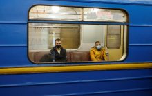 У Києві відкрили три станції метро, які були зачинені через "замінування"