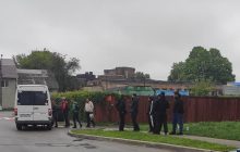 У Броварах "тітушки" залякували місцевих водіїв, забороняючи їм брати пасажирів - соцмережі (фото)