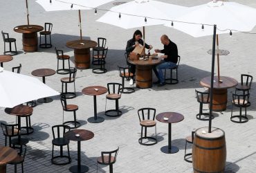 У Києві з вересня ресторани і кафе працюватимуть до 23:00