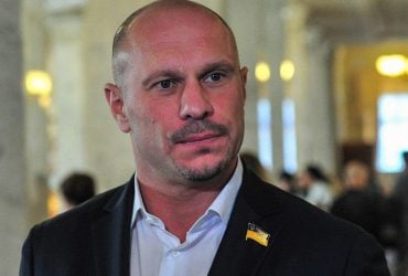 У мережі назвали ім'я таємничої співмешканки зрадника Киви: розбила сім'ю екс-очільника МВС (фото)