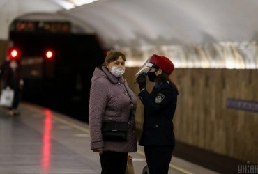 Дерусифікація станцій метро в Києві: які проблеми виникли
