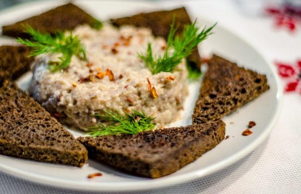 Вкусная закуска – рецепт классического форшмака из селедки