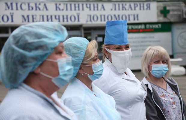 День медика в Україні: найкращі привітання у віршах та картинках