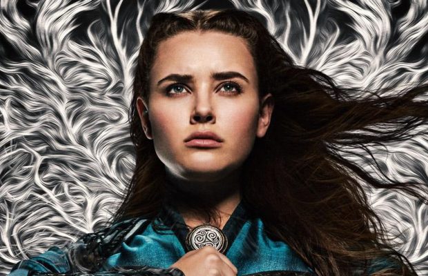 В сети показали первые кадры сериала "Проклятая" от Netflix