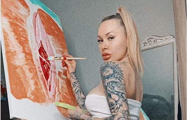 "Соковитий грейпфрут": дружина екс-футболіста "Динамо" намалювала еротичну картину