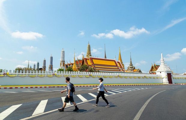 Спецрейсом из Таиланда вернулись 269 украинцев, а вот тайцы не спешат домой