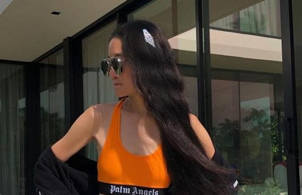 "Виглядає на 18!": 70-річна дизайнер Віра Вонг шокувала мережу модельною фігурою (фото)