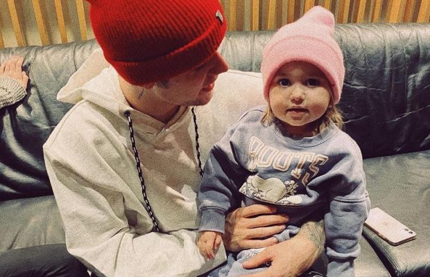 Зірки на карантині: Бібер показав в Instagram свою рожевощоку сестричку (фото)