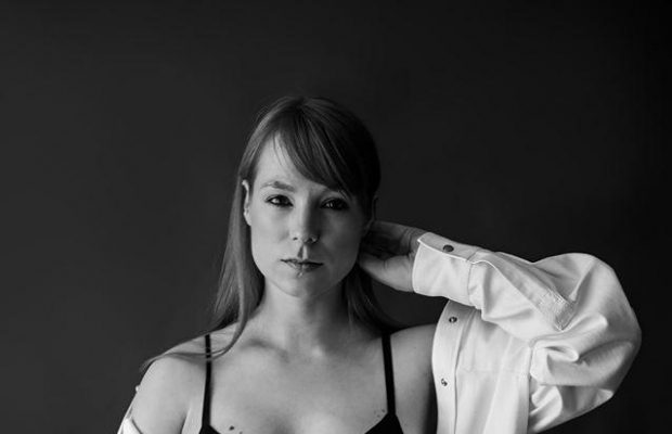 Певица TARABAROVA получила "письмо счастья" за нарушение ПДД