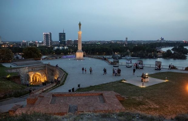 Українцям збільшили термін безвізового перебування у Сербії, угода набула чинності