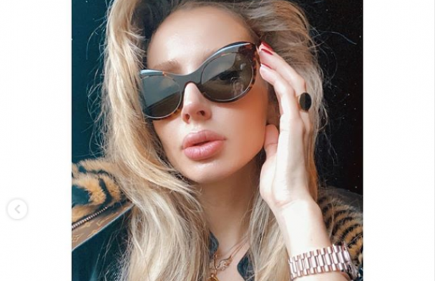 Лобода прокоментувала чутки про пластику на обличчі, показавши фото без ретуші