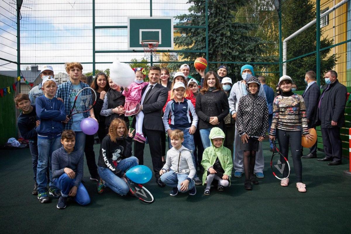 Зеленский поздравил ребятишек с праздником / фото president.gov.ua