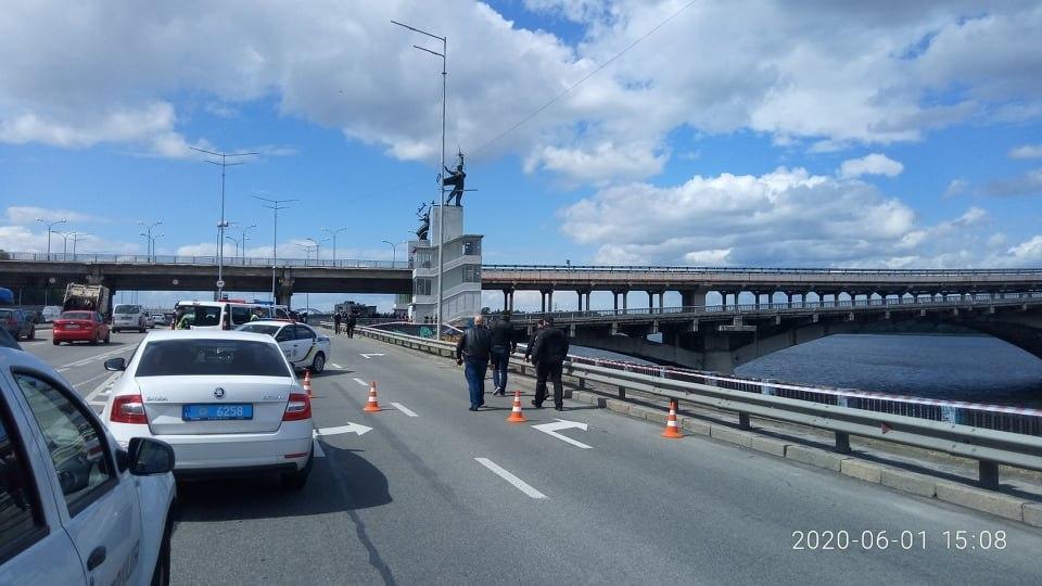 "Подрывник" на мосту Метро в Киеве задержан / фото УНИАН