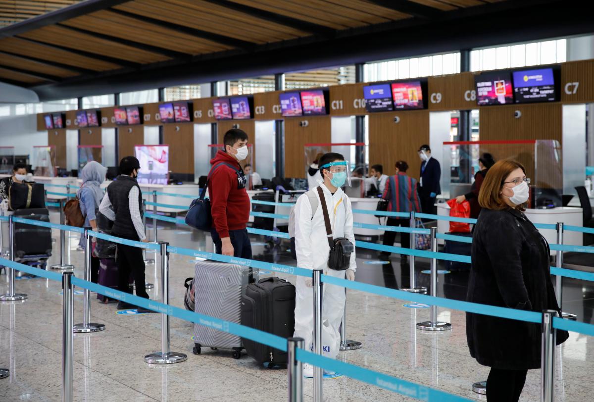 Из-за урагана нарушена работа стамбульских аэропортов \ фото REUTERS