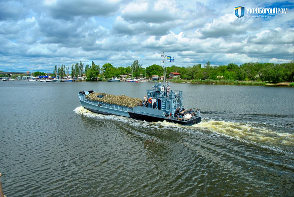 Фахівці відновили конструкції корпусу та обшивку / Укроборонпром Фахівці відновили конструкції корпусу та обшивку / Укроборонпром