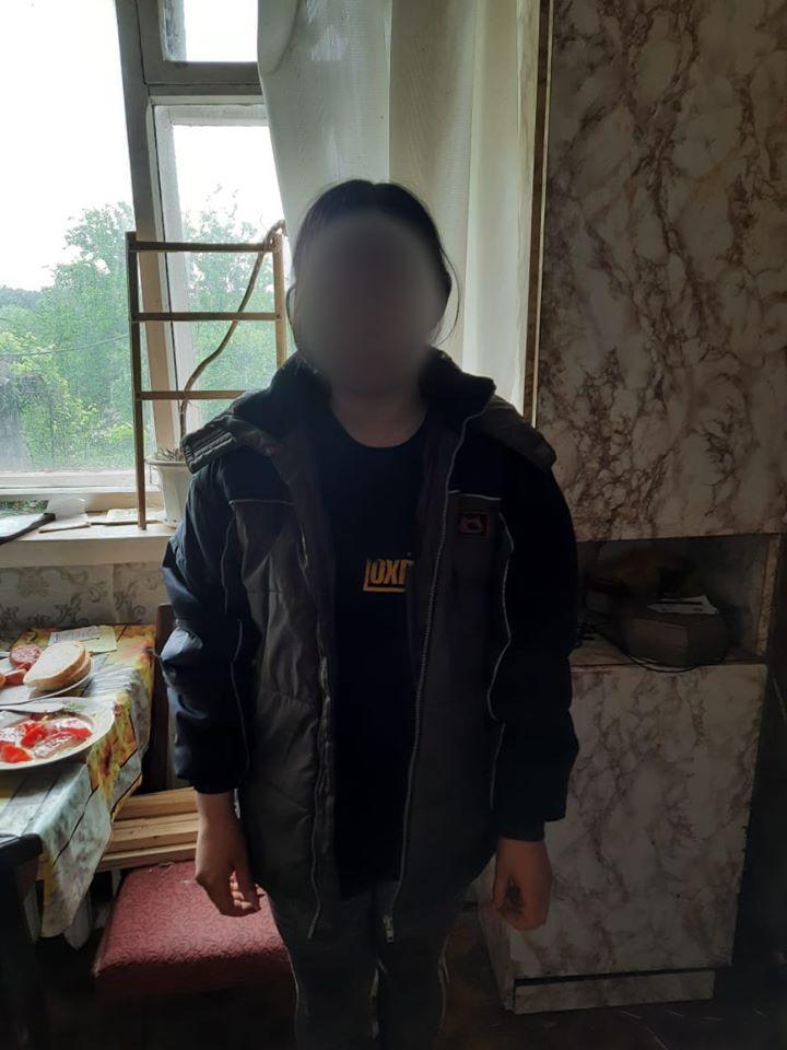 Сейчас девушка находится в больнице / фото полиция Луганской области Сейчас девушка находится в больнице / фото полиция Луганской области