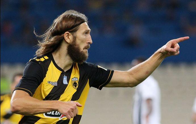 Дмитрий Чигринский в этом сезоне провел за АЕК 17 матчей / фото aekfc.gr Дмитрий Чигринский в этом сезоне провел за АЕК 17 матчей / фото aekfc.gr