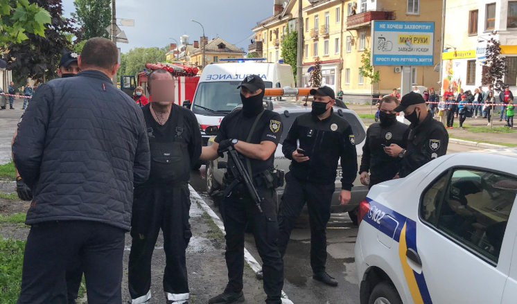 Затриманому загрожує довічне ув'язнення / фото pl.npu.gov.ua Затриманому загрожує довічне ув'язнення / фото pl.npu.gov.ua
