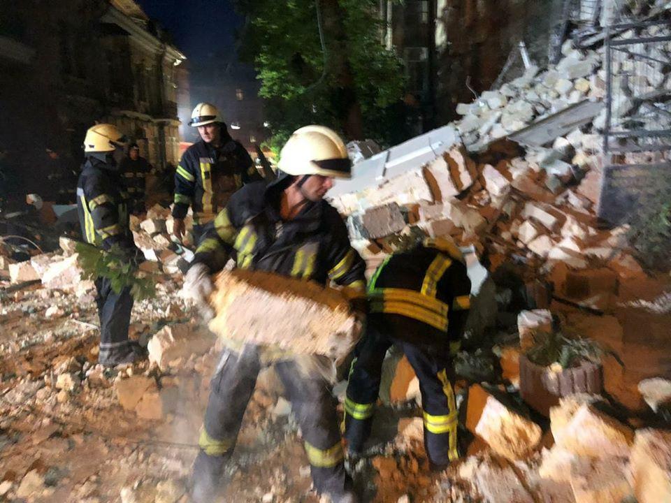 Обвал стався вночі / фото ДСНС Обвал стався вночі / фото ДСНС