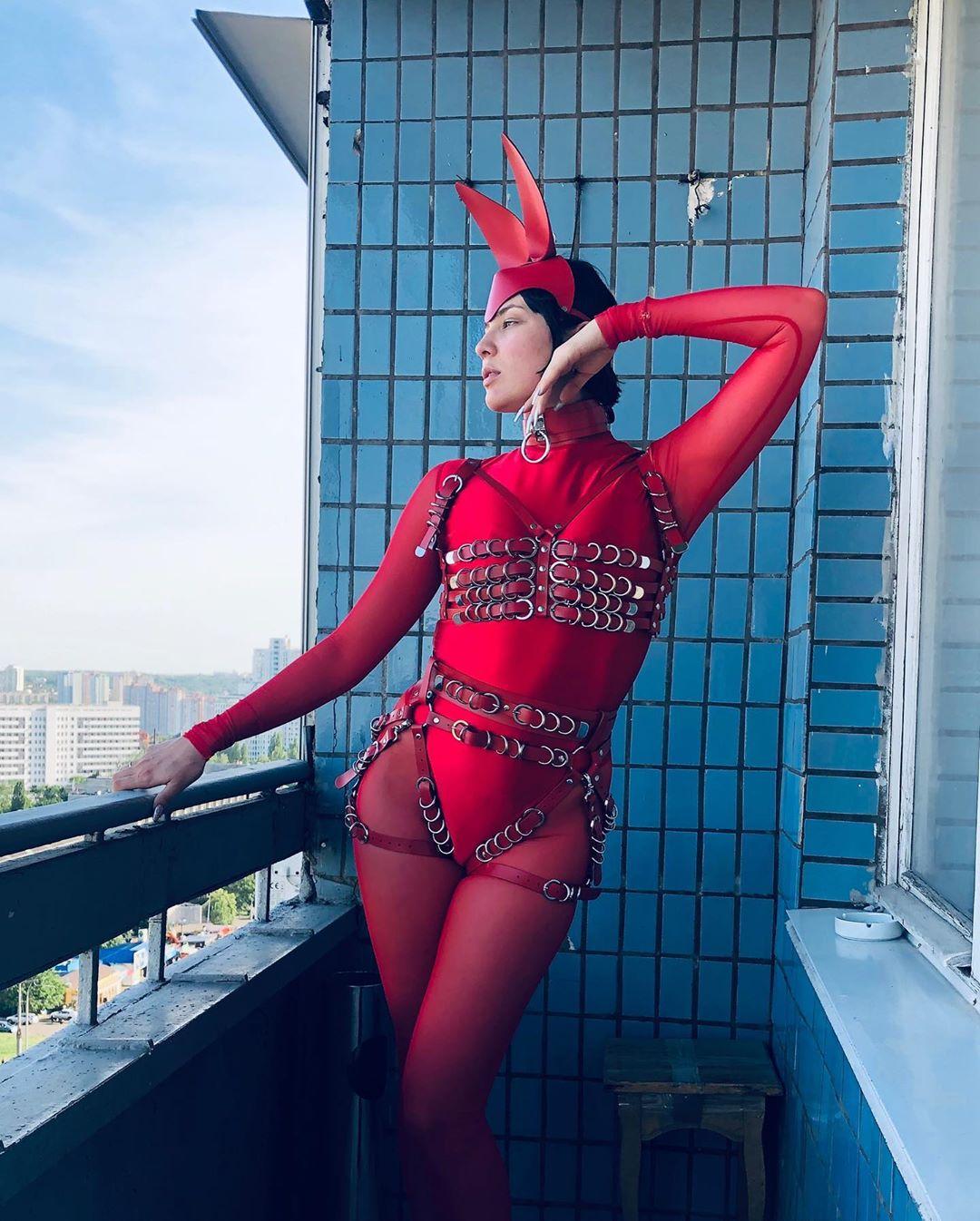 MARUV в стилі БДСМ / фото instagram.com/maruvofficial MARUV в стилі БДСМ / фото instagram.com/maruvofficial