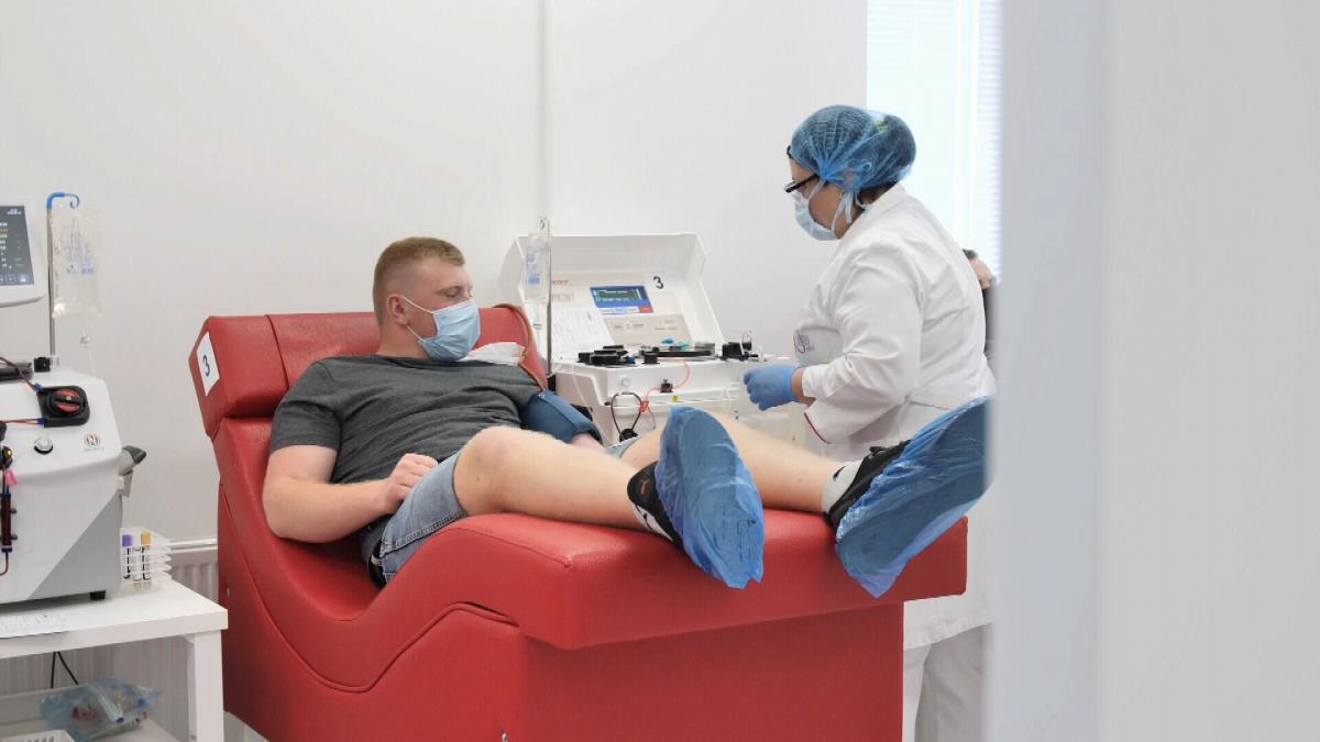 Євген Верзун – студент-медик з Черкас, перехворів на ковід, має антитіла та здає кров, щоб допомогти іншим людям / скріншот