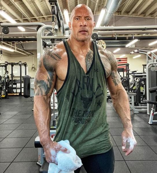 Двейн Джонсон у чудовій формі / фото instagram.com/therock Двейн Джонсон у чудовій формі / фото instagram.com/therock
