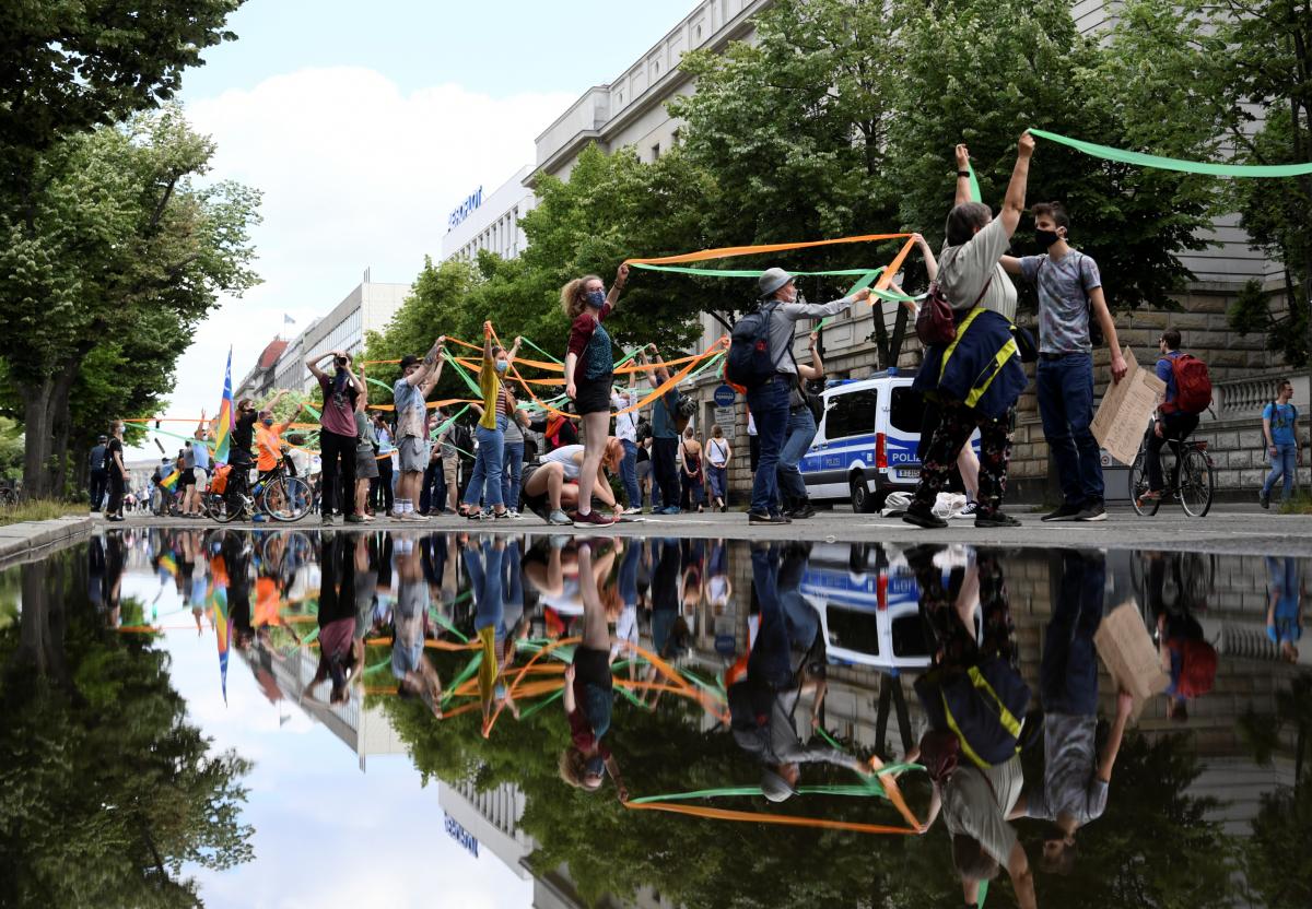 Акція протесту в Німеччині / фото REUTERS Акція протесту в Німеччині / фото REUTERS