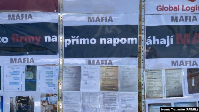 Мужчина говорит, что будет голодать до тех пор, пока людям не отдадут деньги / Фото Ivanna Trutnenko Мужчина говорит, что будет голодать до тех пор, пока людям не отдадут деньги / Фото Ivanna Trutnenko