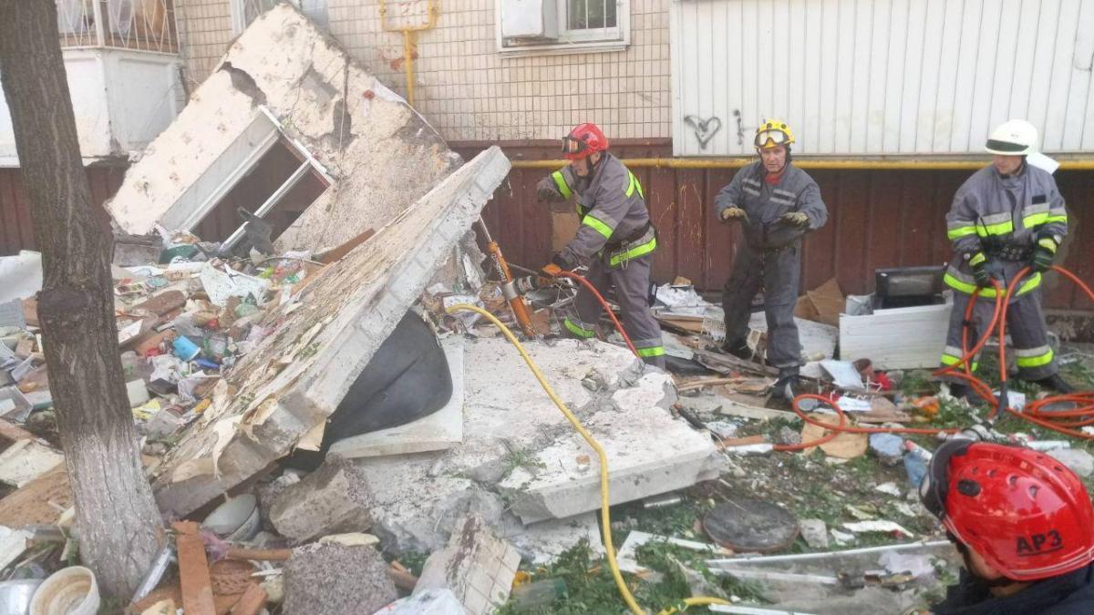 The body was found under a concrete slab / Photo from Kyiv City State Administration The body was found under a concrete slab / Photo from Kyiv City State Administration