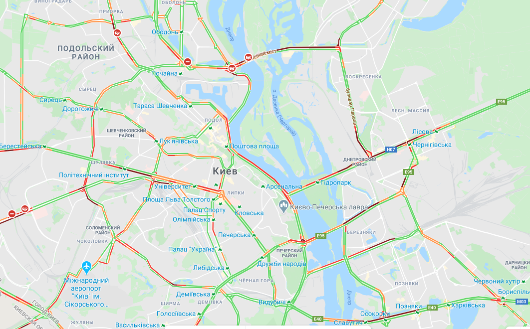 Транспорт скопился на мостах и перед ними / Google Maps Транспорт скопился на мостах и перед ними / Google Maps