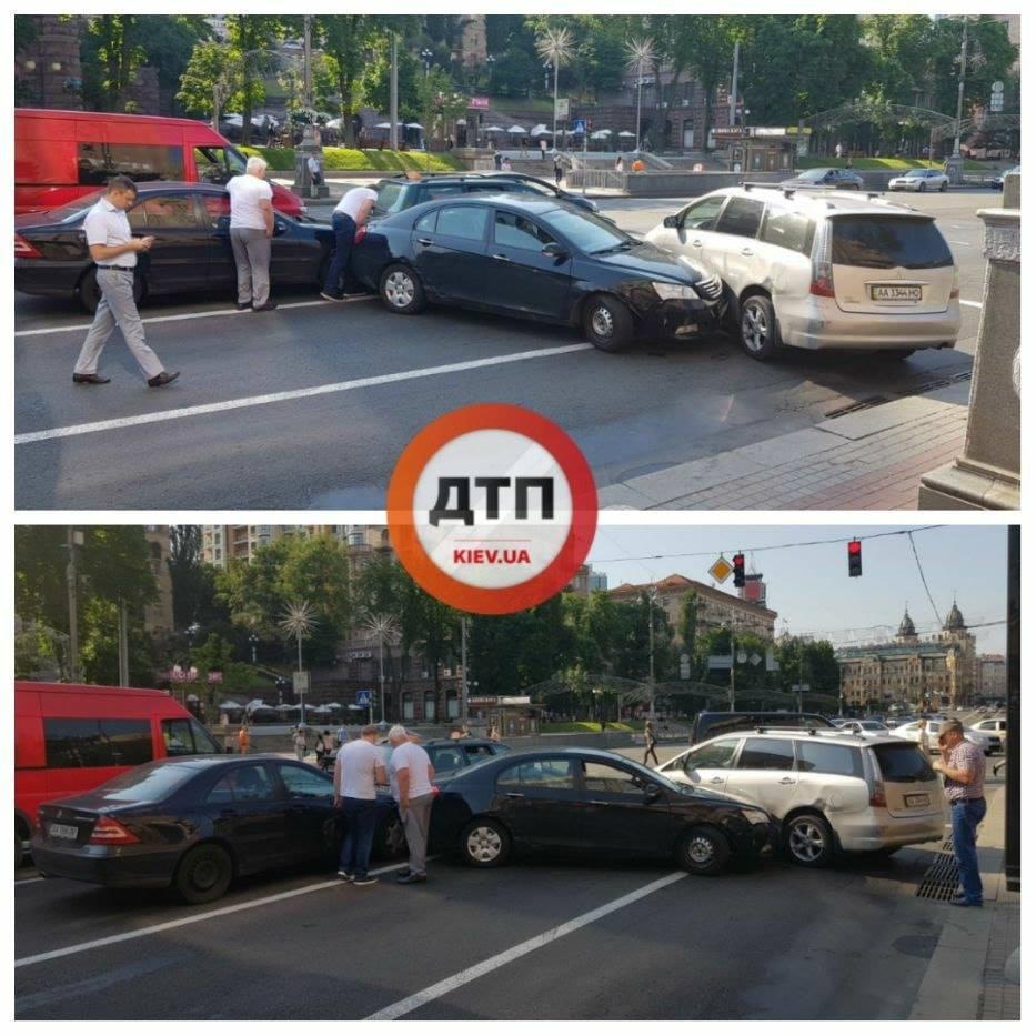Столкнулись четыре автомобиля / dtp.kiev.ua Столкнулись четыре автомобиля / dtp.kiev.ua