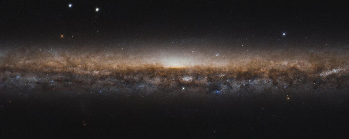 Галактика NGC 5907 / фото ESA/Hubble & NASA, R. de Jong Галактика NGC 5907 / фото ESA/Hubble & NASA, R. de Jong