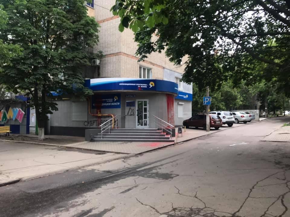 Також там вибито скло / facebook.com/den.kazansky Також там вибито скло / facebook.com/den.kazansky