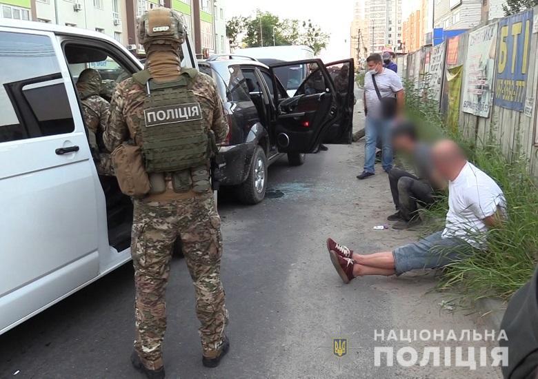 В ходе проведения обысков изъято огнестрельное оружие / фото полиция Киева В ходе проведения обысков изъято огнестрельное оружие / фото полиция Киева