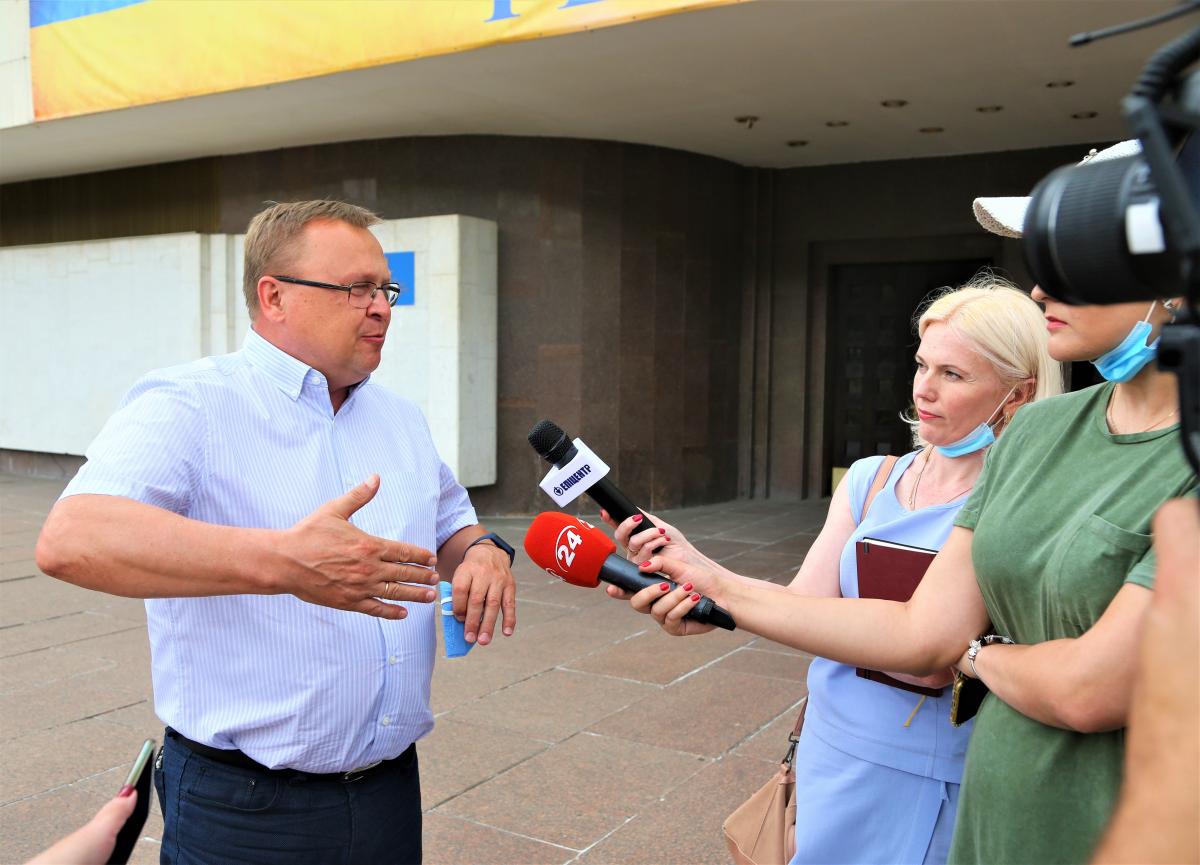 Епіцентр допомоги: Сучасні апарати ШВЛ для лікарень Київщини Епіцентр допомоги: Сучасні апарати ШВЛ для лікарень Київщини