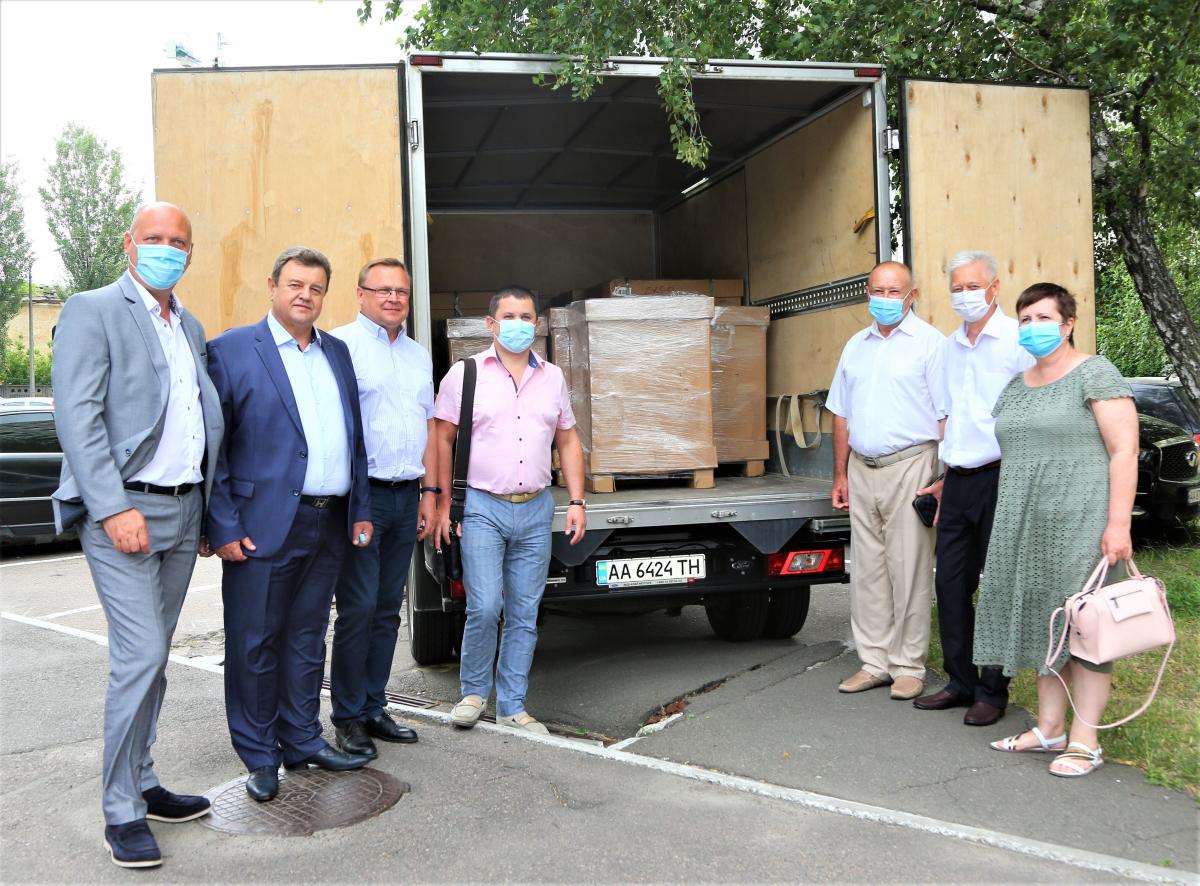 Епіцентр допомоги: Сучасні апарати ШВЛ для лікарень Київщини Епіцентр допомоги: Сучасні апарати ШВЛ для лікарень Київщини