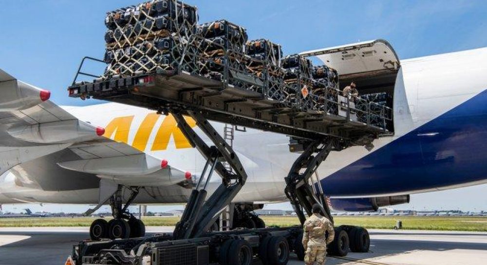 Javelins for Ukraine U.S. military sales loaded on board the plane