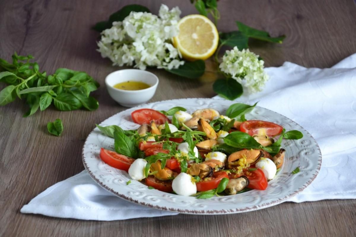 Греческий салат с руколой