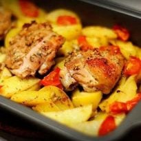 Аппетитный картофель в духовке: как приготовить сытное блюдо