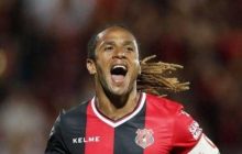 Геніальний маркетинг: футболіст Макдоналд провів матч у футболці з написом "Burger King" замість прізвища (фото)